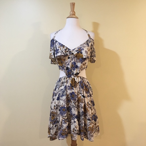Halter Off Shoulder Floral Mini Dress - Picture 5 of 8
